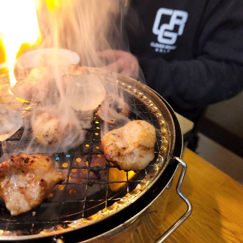網で焼けるお肉